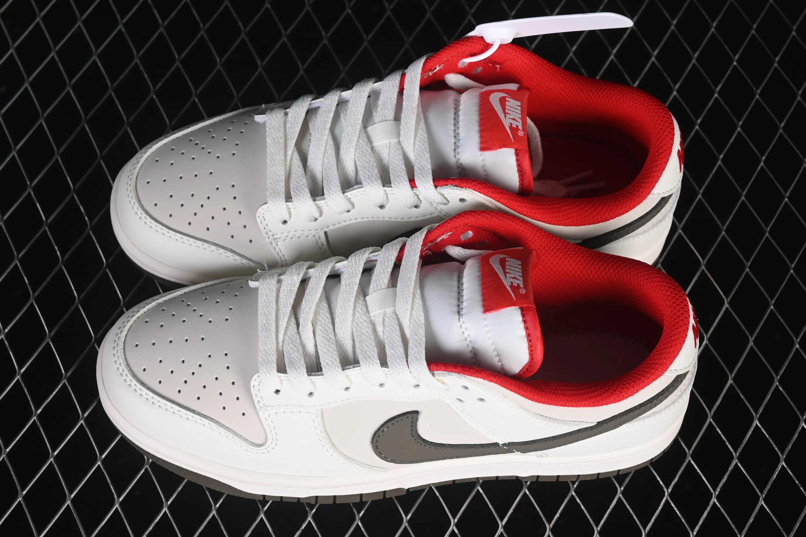 All categories Nk SB Dunk series Nk SB Dunk Low low-top sneakers Nike SB Dunk Low Year of the Horse limited low-top casual sneakers IQ9793-020